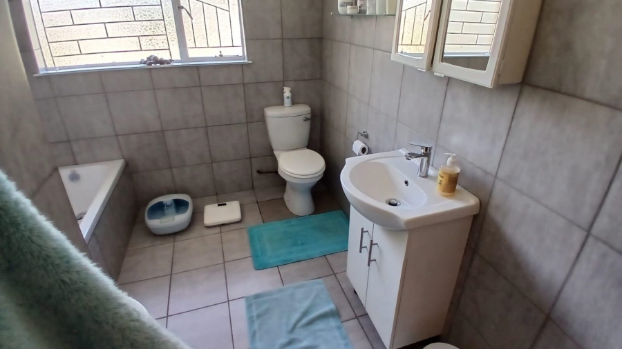 4 Bedroom Property for Sale in Fichardt Park Free State